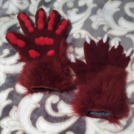 2026 Commission - "Atlas" Sergal Handpaws.